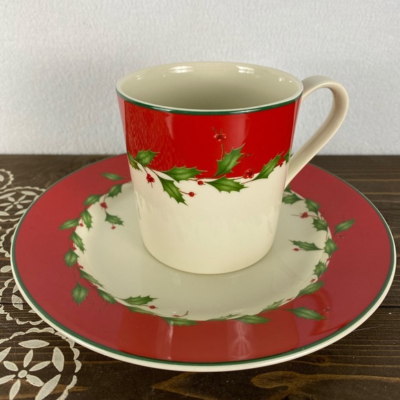 Lenox Holiday Red Dessert Plates Mugs Set of 4 - Picture 4 of 9